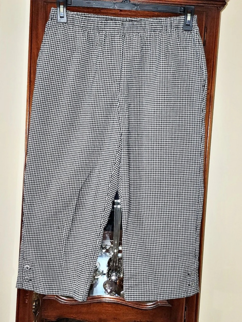 Southern Lady Checkered in Black & White Capri Length Pants Like New